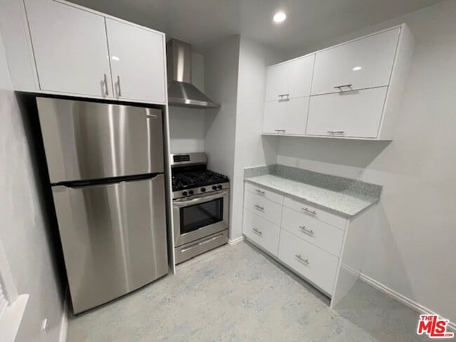 Photo - 45 Thornton Ave