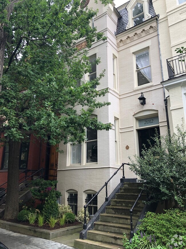 Building Photo - 2012 Hillyer Pl NW Rental