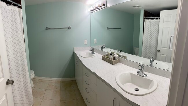 Photo - 4863 Independence Dr Unit 4863 Independence Dr