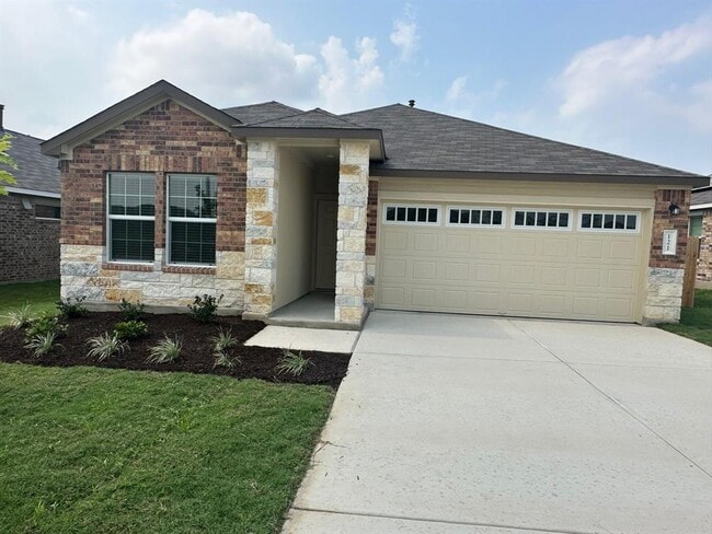 Building Photo - 121 Seminole Dr Rental