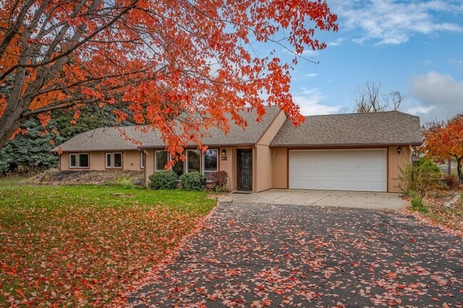 Building Photo - Farmhouse 3 bed 2 bath with 4.9 acres