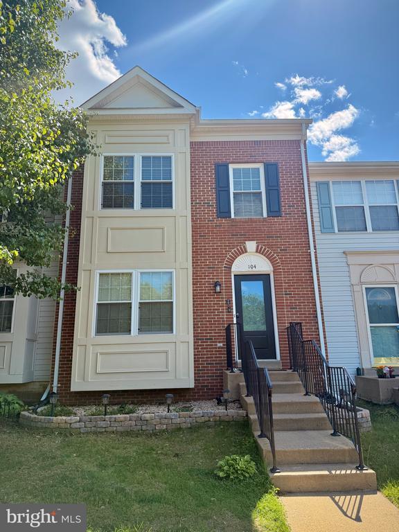Photo - 104 Rover Ct