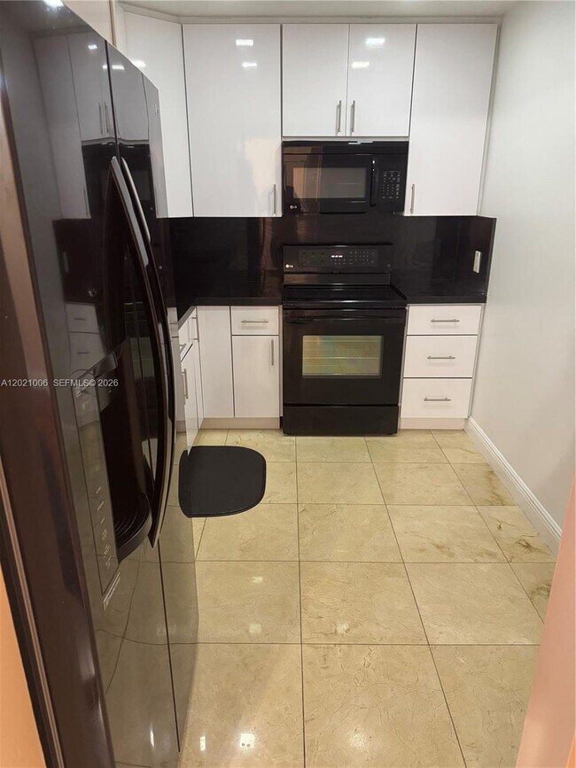 Photo - 901 Hillcrest Dr Unit 208