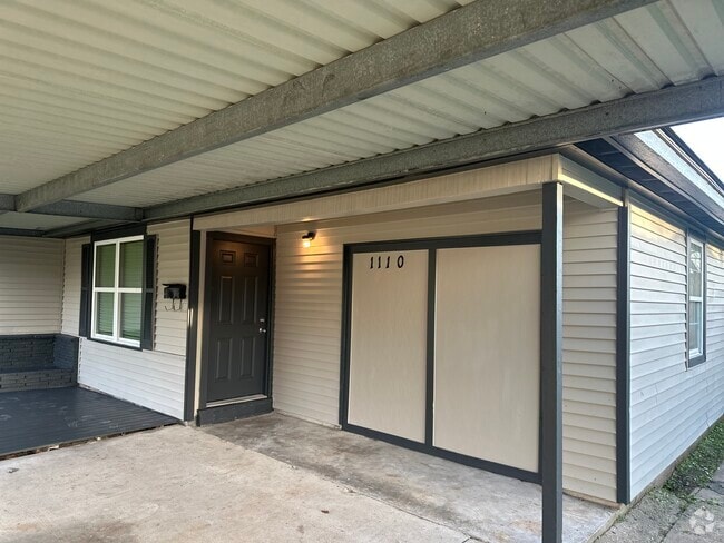 Building Photo - 1110 Armor Ave Rental