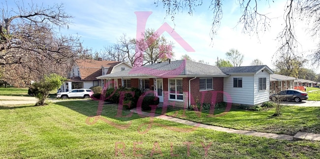 Building Photo - 3720-3722 Brown Road Unit 3720