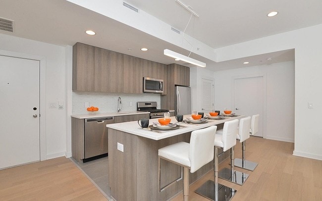Building Photo - 600 Harrison Rental