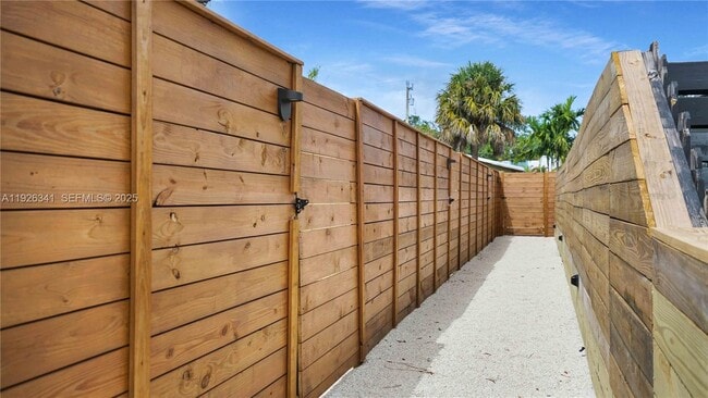 Photo - 1119 W Las Olas Blvd Unidad 1