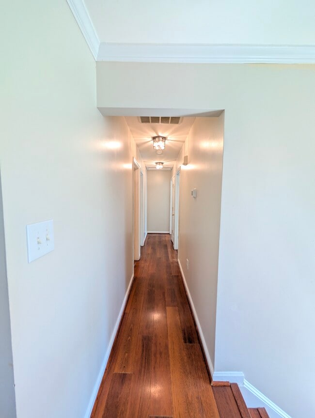 Photo - 212 Silver Stone Dr