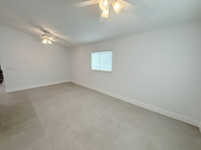 Photo - 1011-1013 3rd St W Unidad 1013 3rd St W