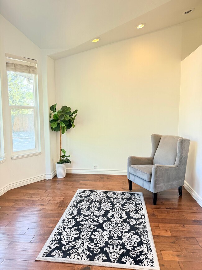4624 Quiet Cir