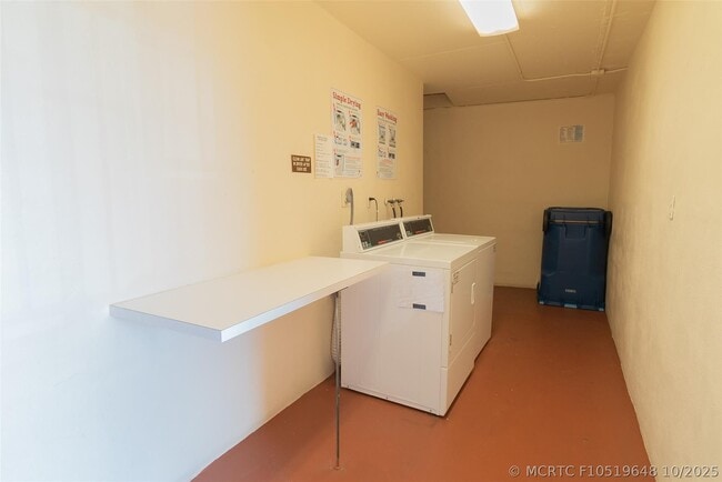 411 S Hollybrook Dr Unit 109