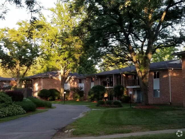 Building Photo - Updated 2 Bedroom Condo in Ann Arbor