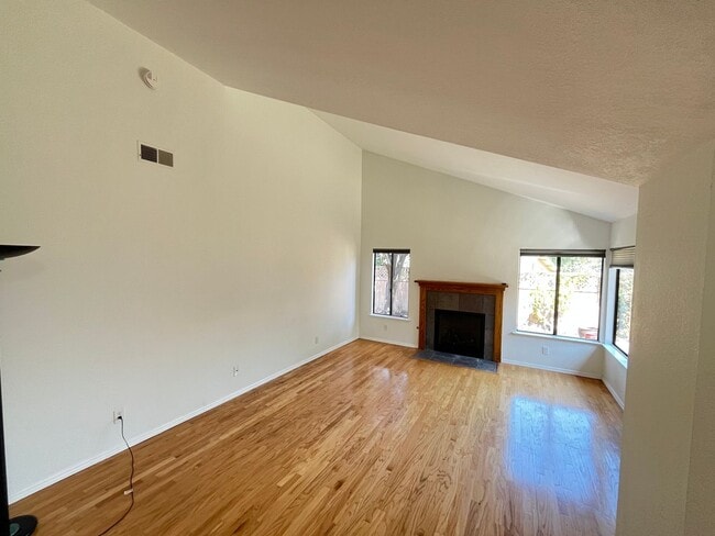 Photo - 354 Woodbridge St
