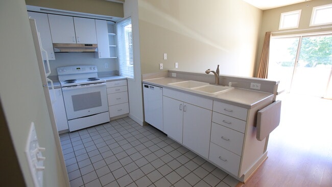 Kitchen - 120 29th Ave Unit 1