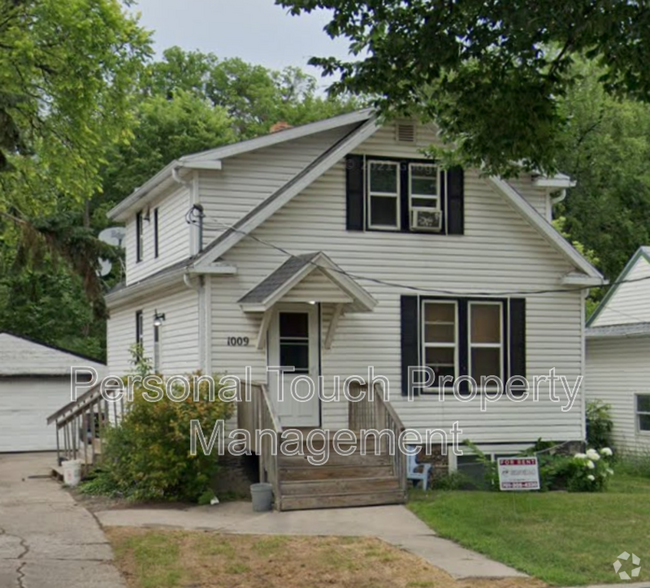 Building Photo - 1009 13th Ave N Unit 1 Rental