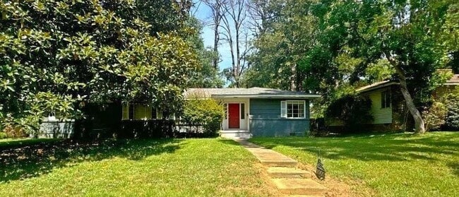 Building Photo - 1002 Parkwood Pl