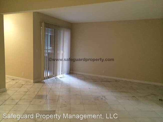 Photo - 4832 S Highland Cir