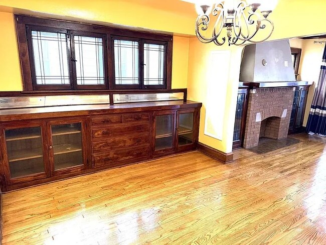 Photo - 3006 N Buffum St