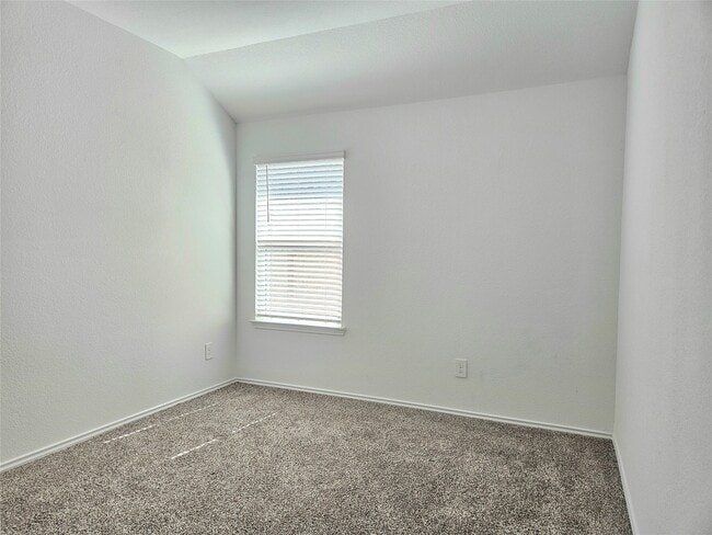 Building Photo - 5029 Almond Ter Dr