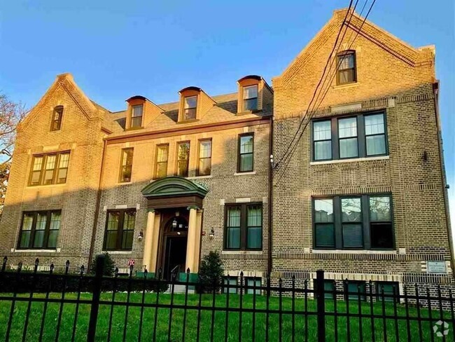 Building Photo - 78 Summit Ave Unit 403 Rental