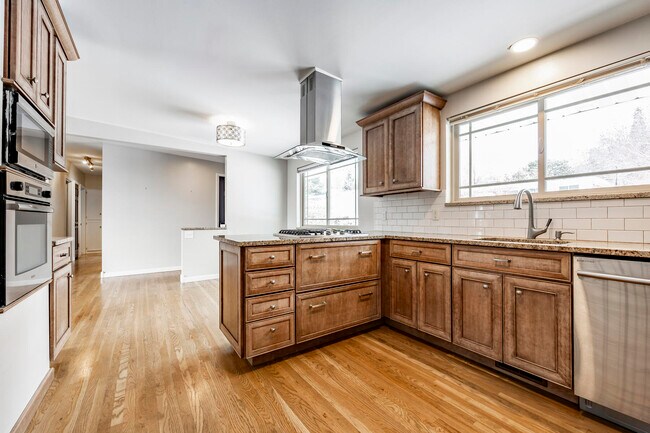 Photo - 4590 S Westview Dr