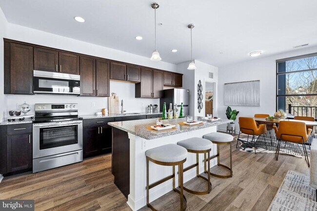 Photo - 170 Cambridge Blvd