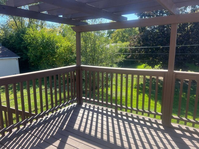 Photo - 325 Rockhurst Rd