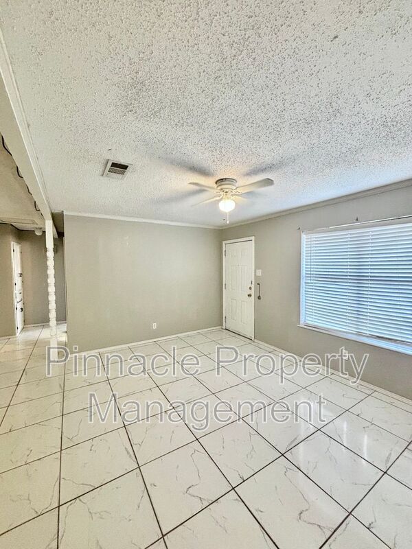 Photo - 1102 E 23rd St