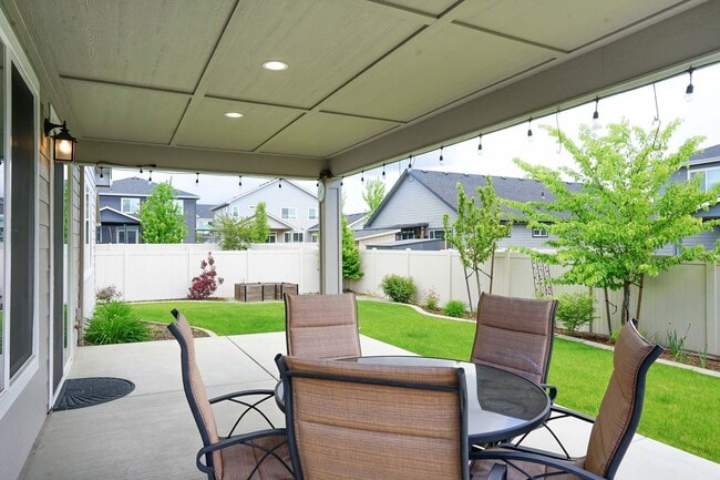 Photo - Elegant and Pristine Post Falls Home