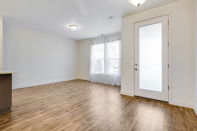 Photo - $500 off First Months rent