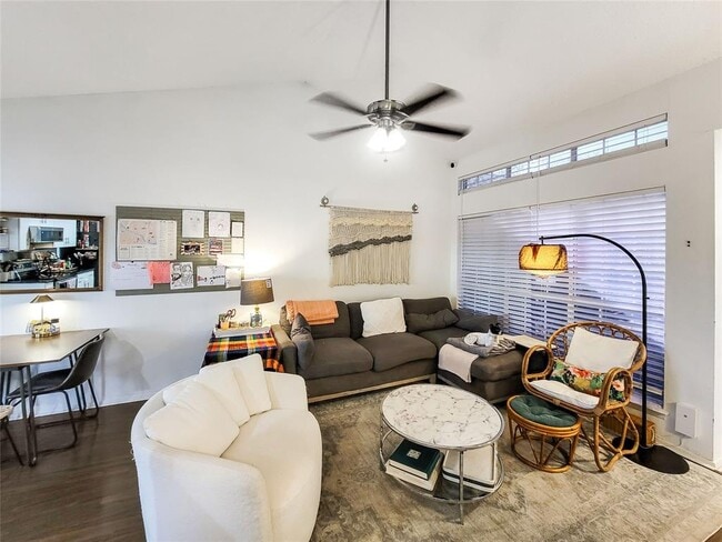 Building Photo - 1015 E Yager Ln Unit 9