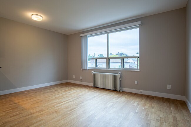 Photo - 260 Gamble Ave