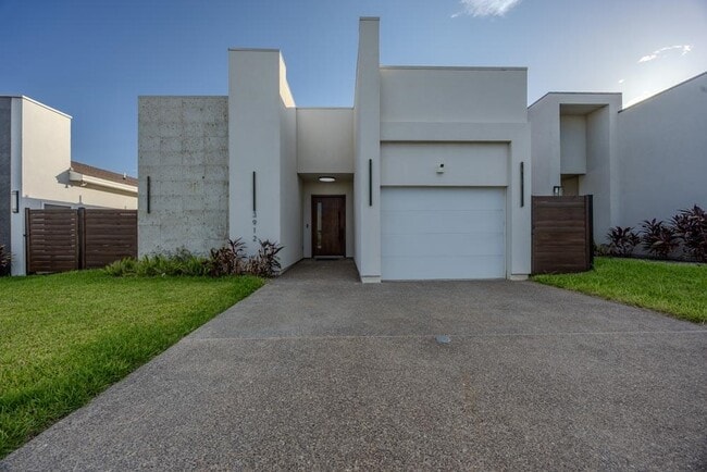Building Photo - 3912 Texas Dr