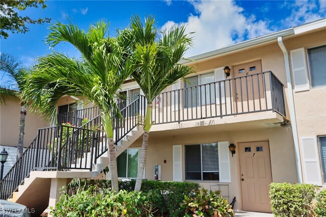 Building Photo - 118 Palm Dr Unit 8 Rental