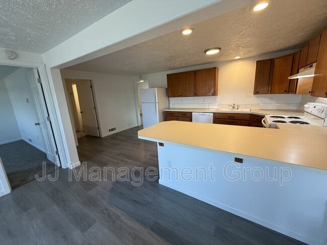 Photo - 1235 2nd St Unit Webster Apartments