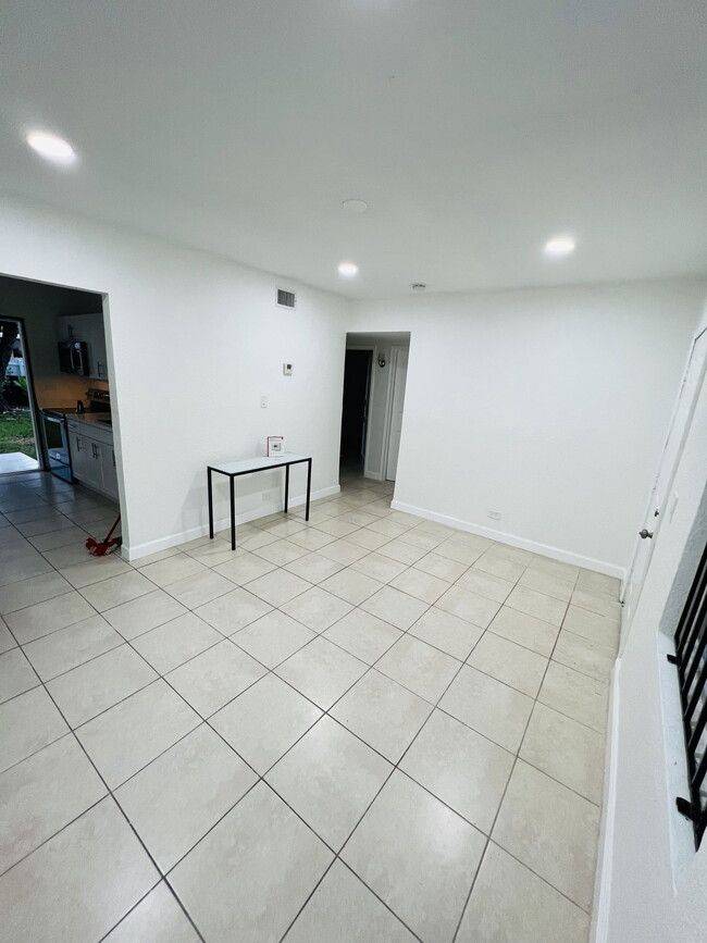 Photo - 2335 W Bunche Park Dr