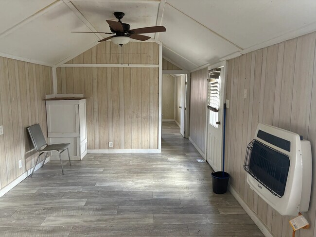 Photo - 2410 N Hwy 25 W