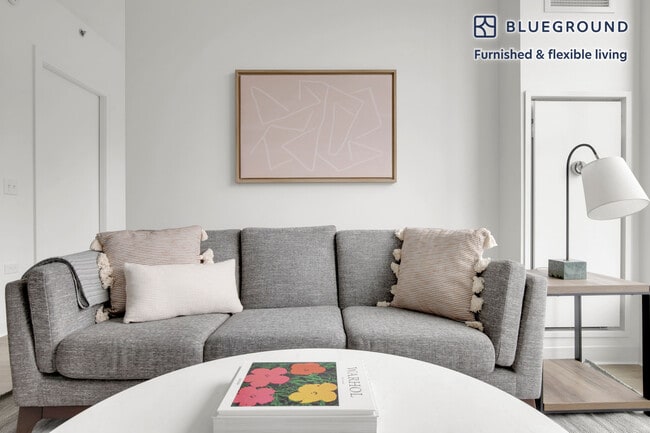 Photo - 808 W Van Buren St Unidad SI FL7-ID539