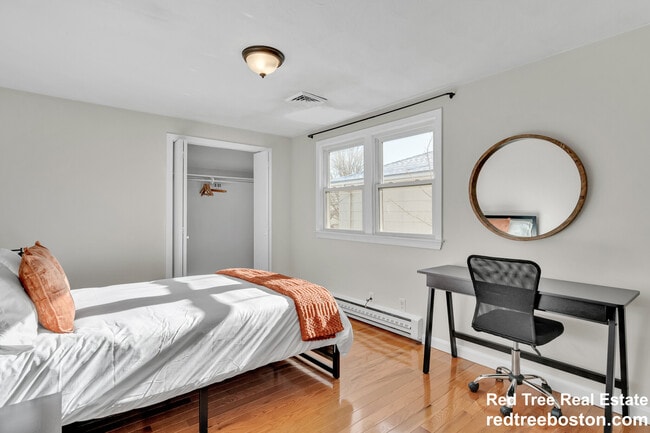 Photo - 74 Dunboy St