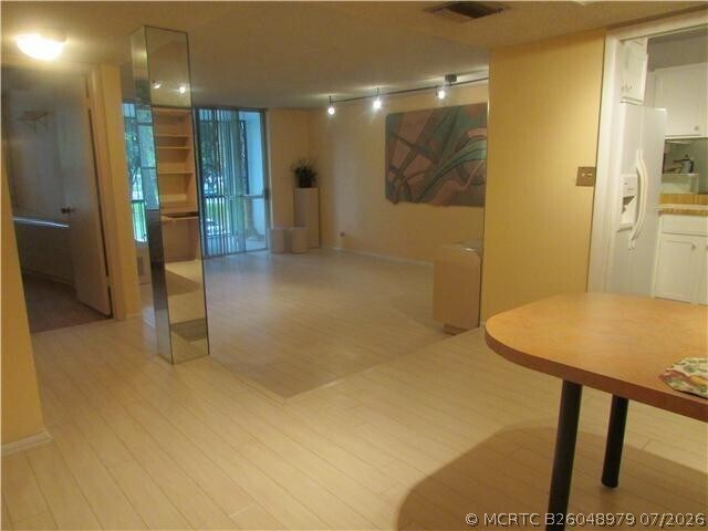 3660 Inverrary Dr Unit 2f