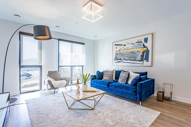 Photo - SOFIA YORKVILLE