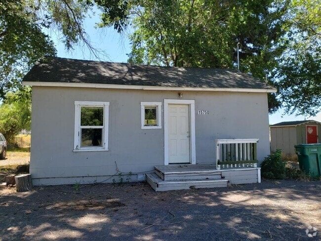 Building Photo - Vieira-PM-019-0099-15750 Unit 15750 Rental