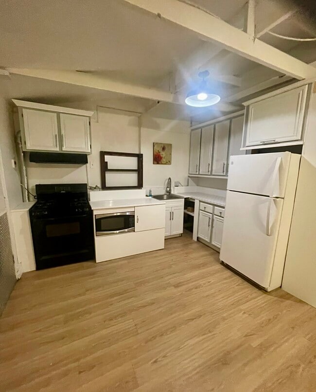 Building Photo - 413 N Orange Ave Unit Studio