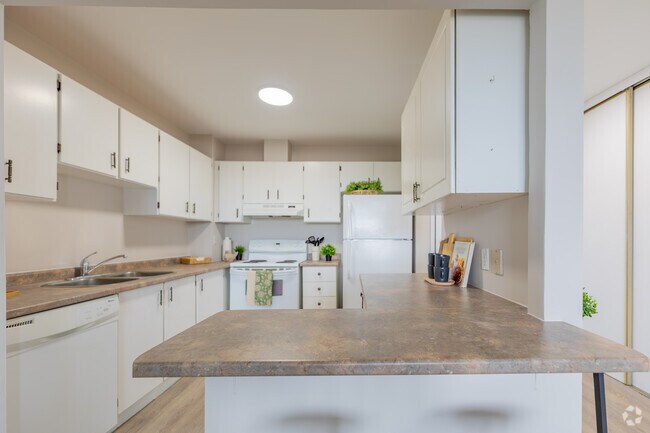 3BR, 2BA - Kitchen - 35 Bredin