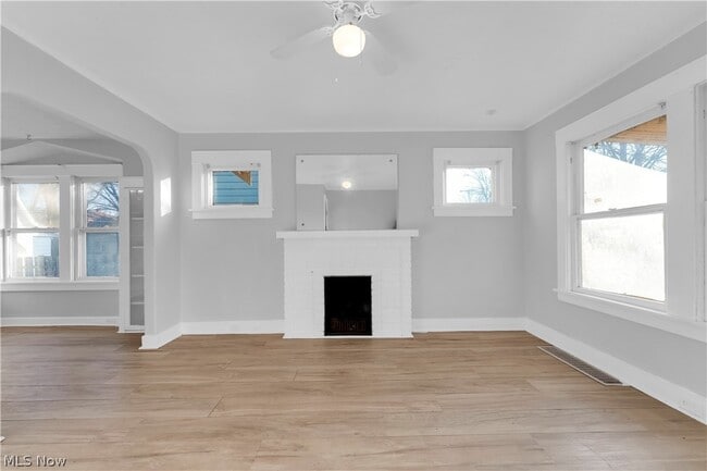 Photo - 1145 E 167th St