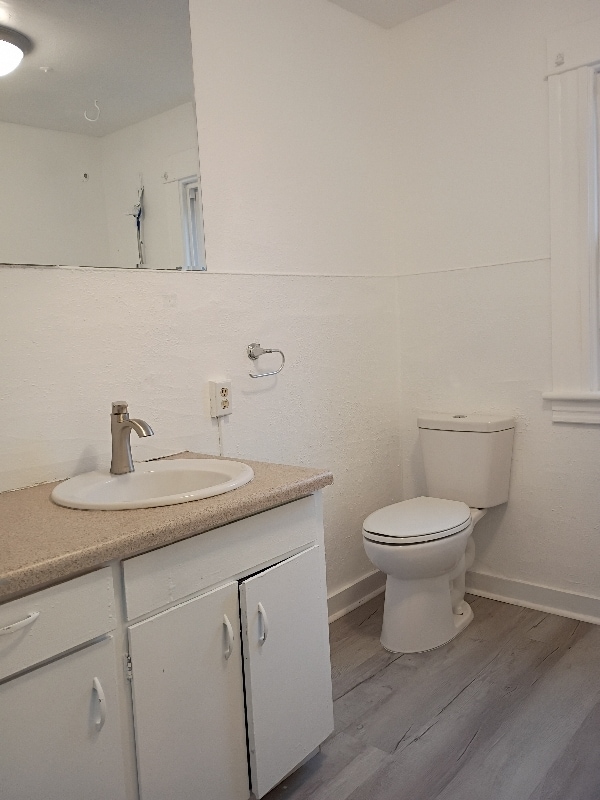 Photo - 547 NE Knott St