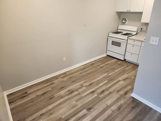 Photo - 419 Homestead Rd Unit A