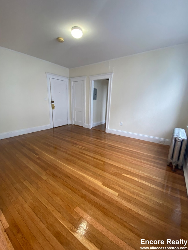 Photo - 1164 Boylston St