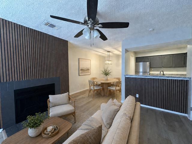 Building Photo - 3022 Forest Ln Unit 316