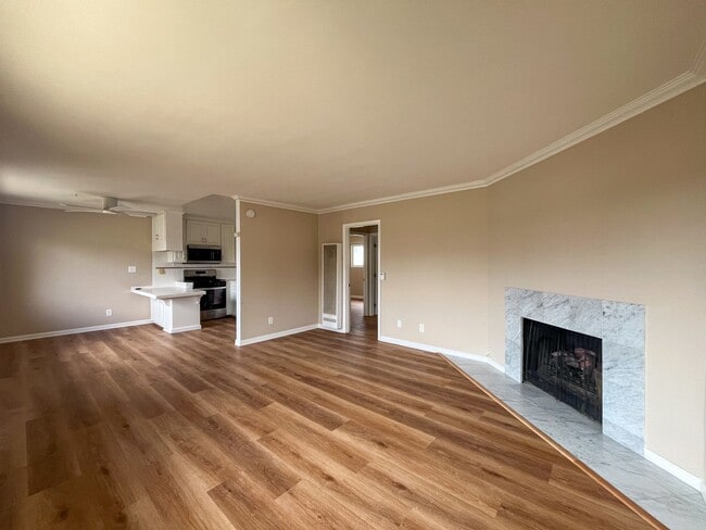 Photo - 221 Sheldon St